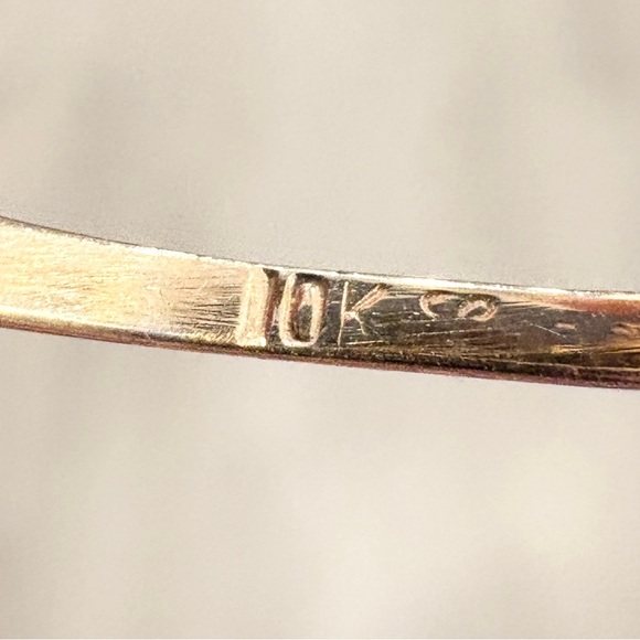 Vintage 10K Gold Opal Ring: White & Blue Solitaire, Size 6.5 - Picture 10 of 11